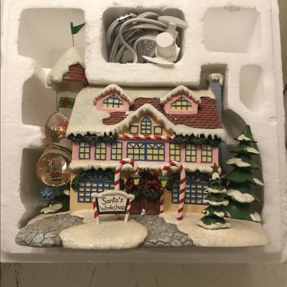 2006 Hawthorne Christmas Village Santas Toy Work